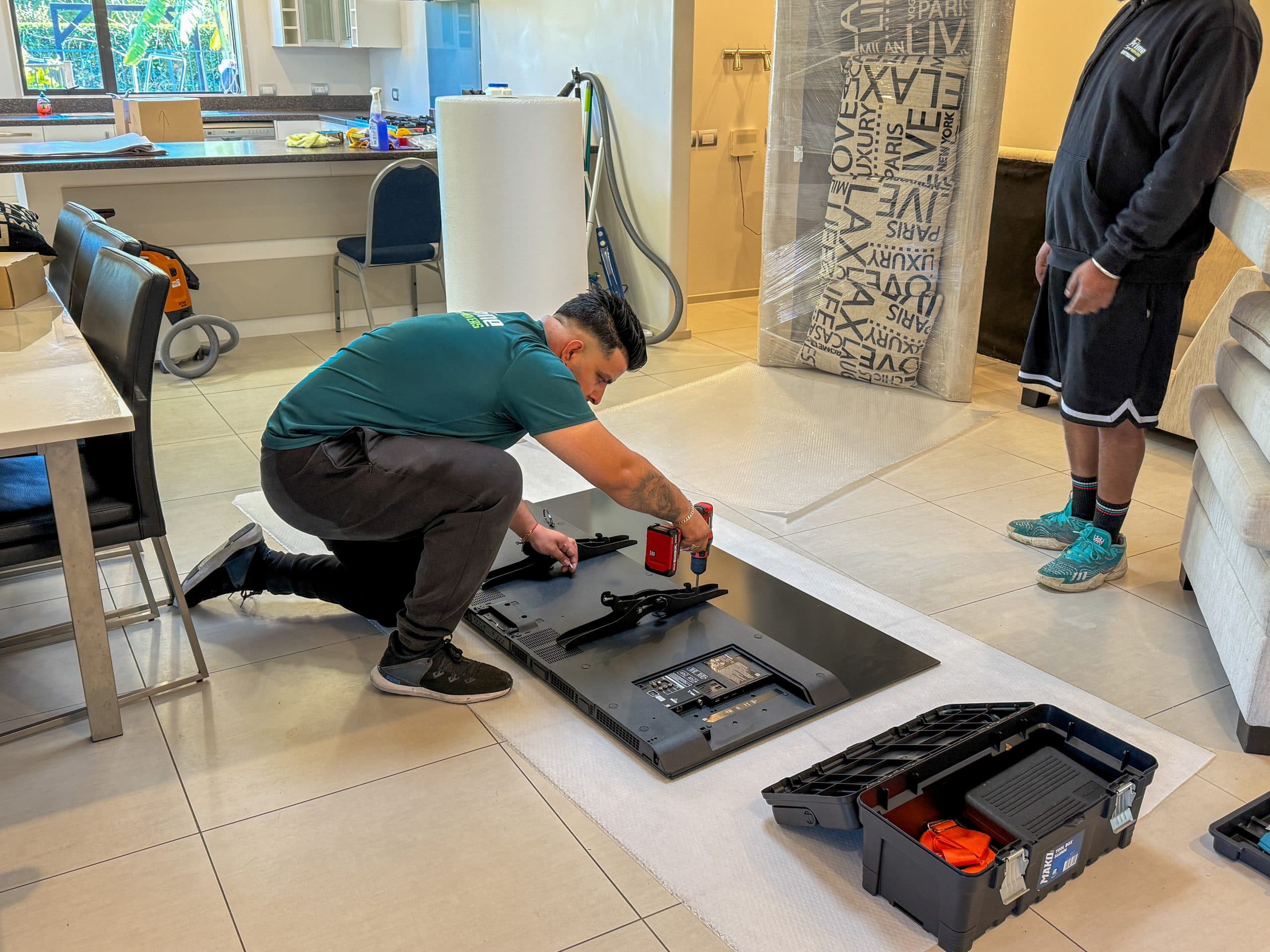 Tv Assembly and disassembly